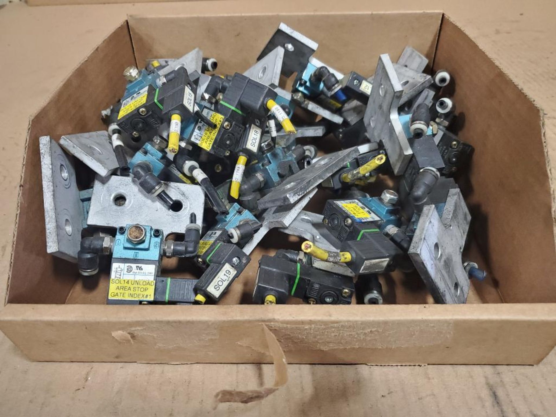 Large assortment of Mac valves. - Image 15 of 15