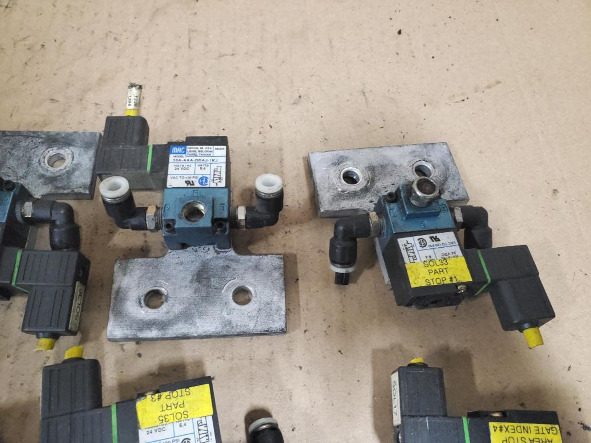 Large assortment of Mac valves. - Image 4 of 15