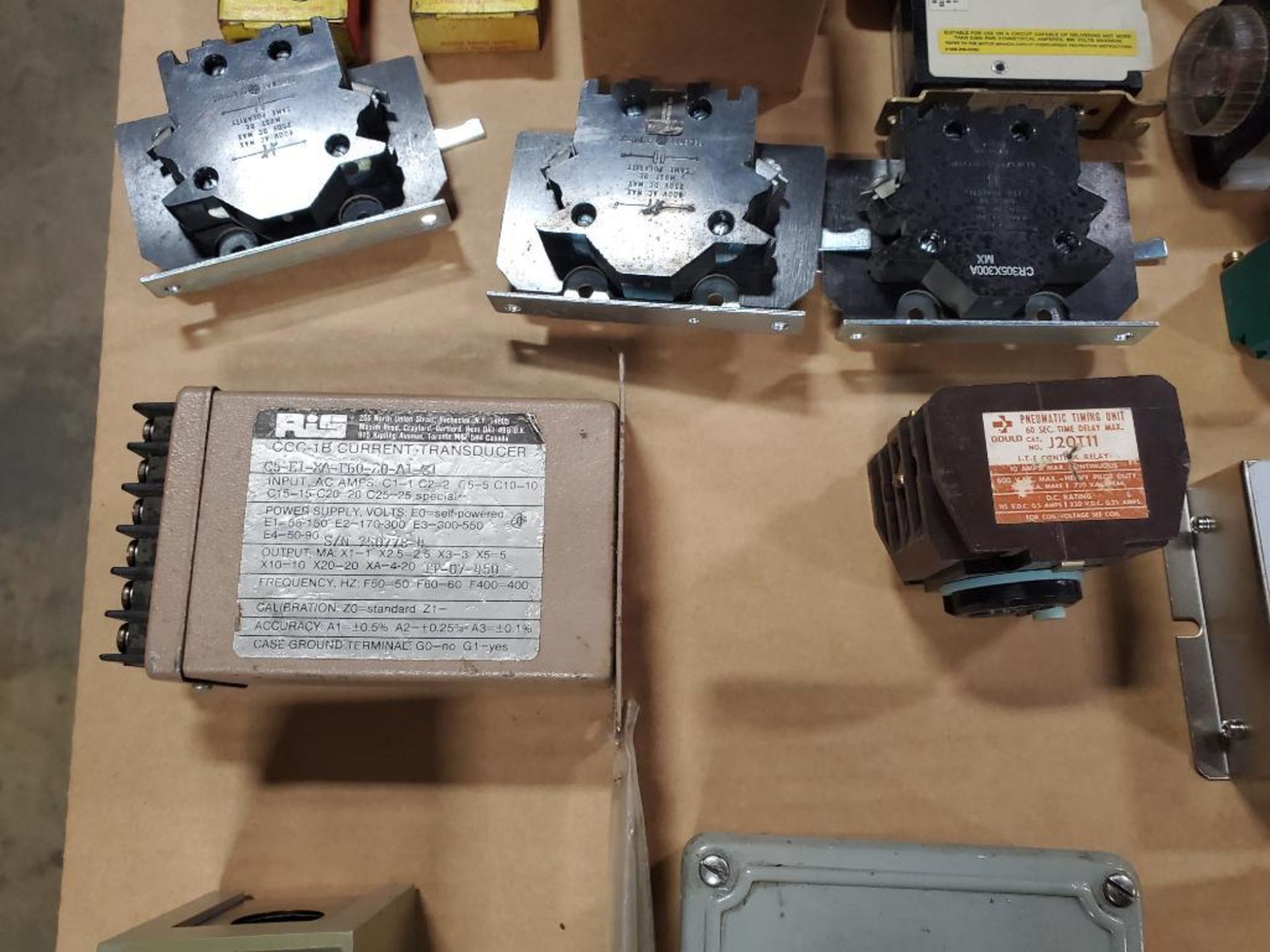 Pallet of assorted replacement parts. Festo, Siemens, Allen Bradley, Delrol. - Image 19 of 28