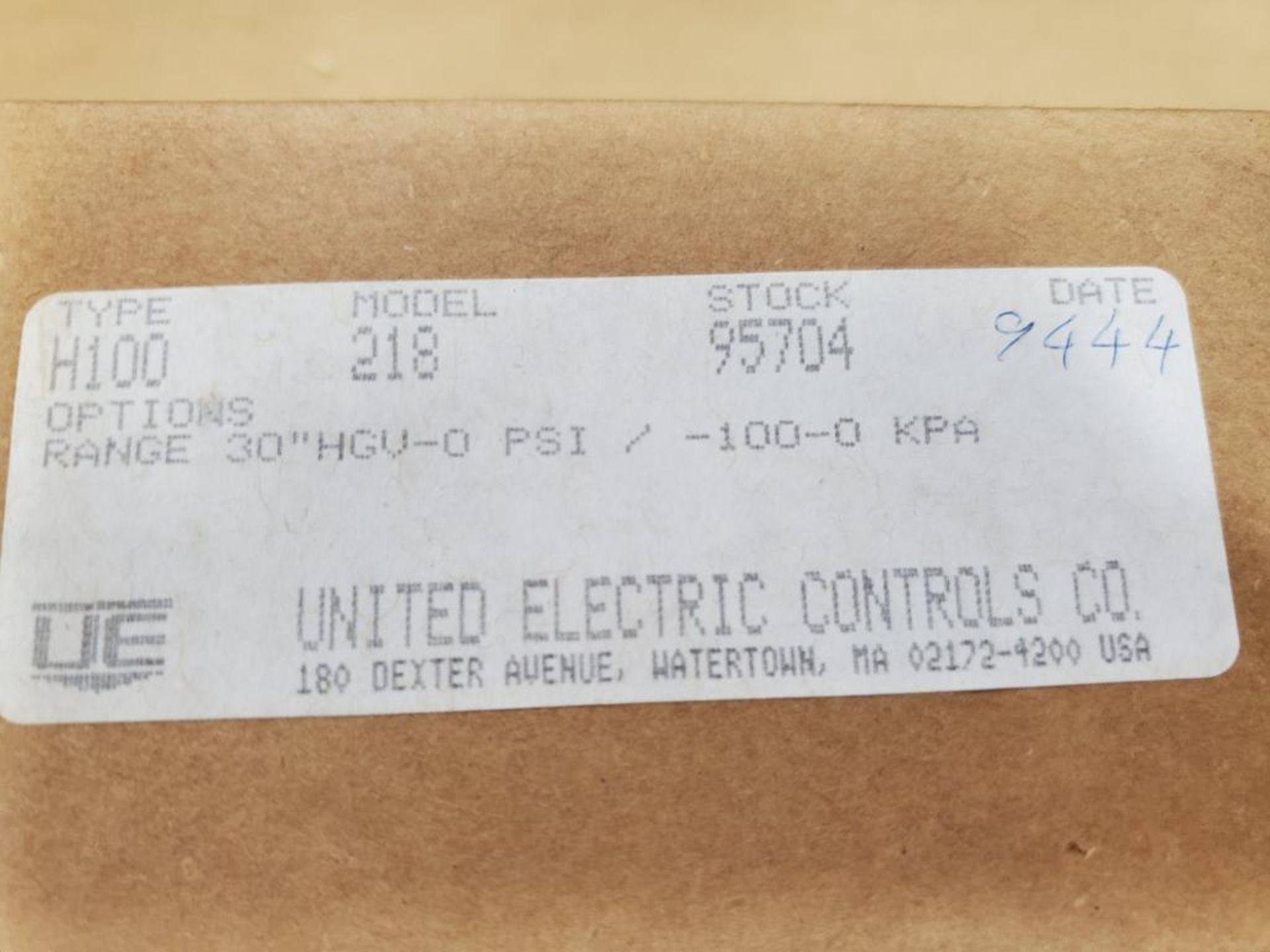 Qty 5 - United Electric controls H100 Model 218 gage. 30" HGV-0 PSI / -100-0 KPA. New in box. - Image 3 of 8