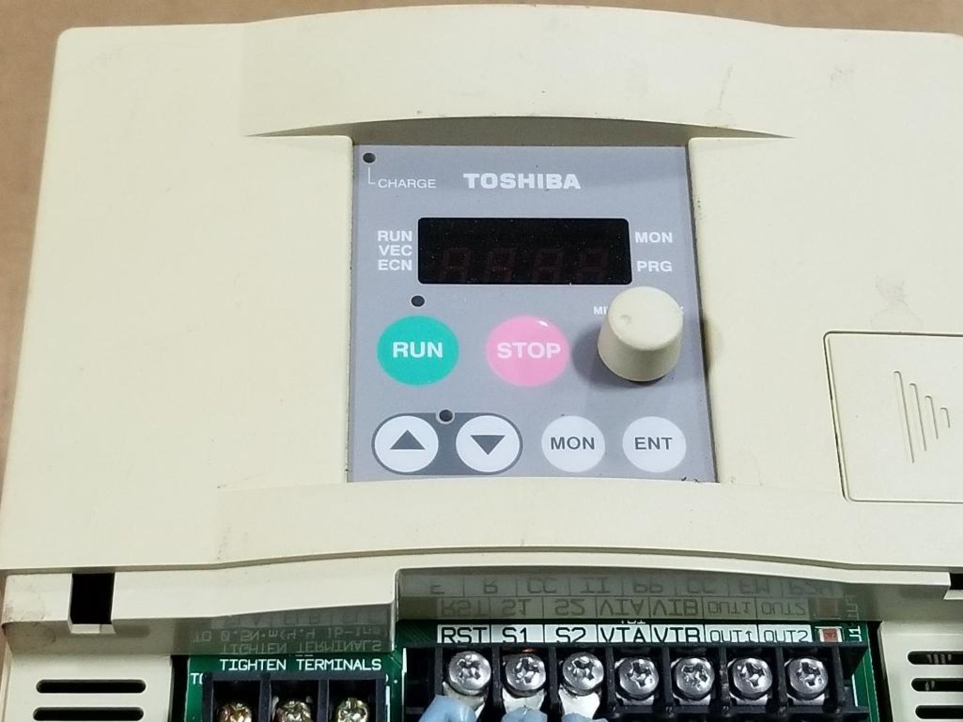 Toshiba VF-S7 inverter drive. 400V-0.75kW. VFS7-4007UPL. - Image 2 of 5