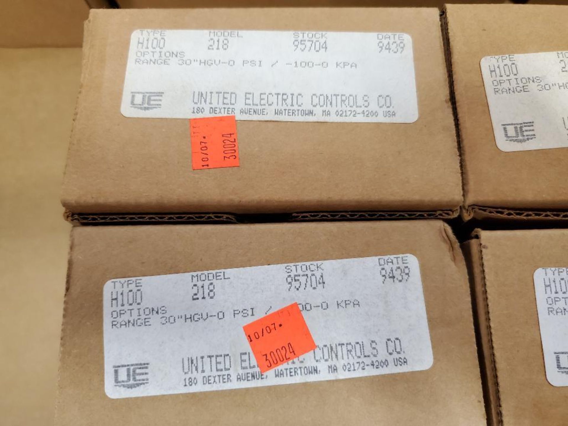 Qty 5 - United Electric controls H100 Model 218 gage. 30" HGV-0 PSI / -100-0 KPA. New in box. - Image 5 of 8