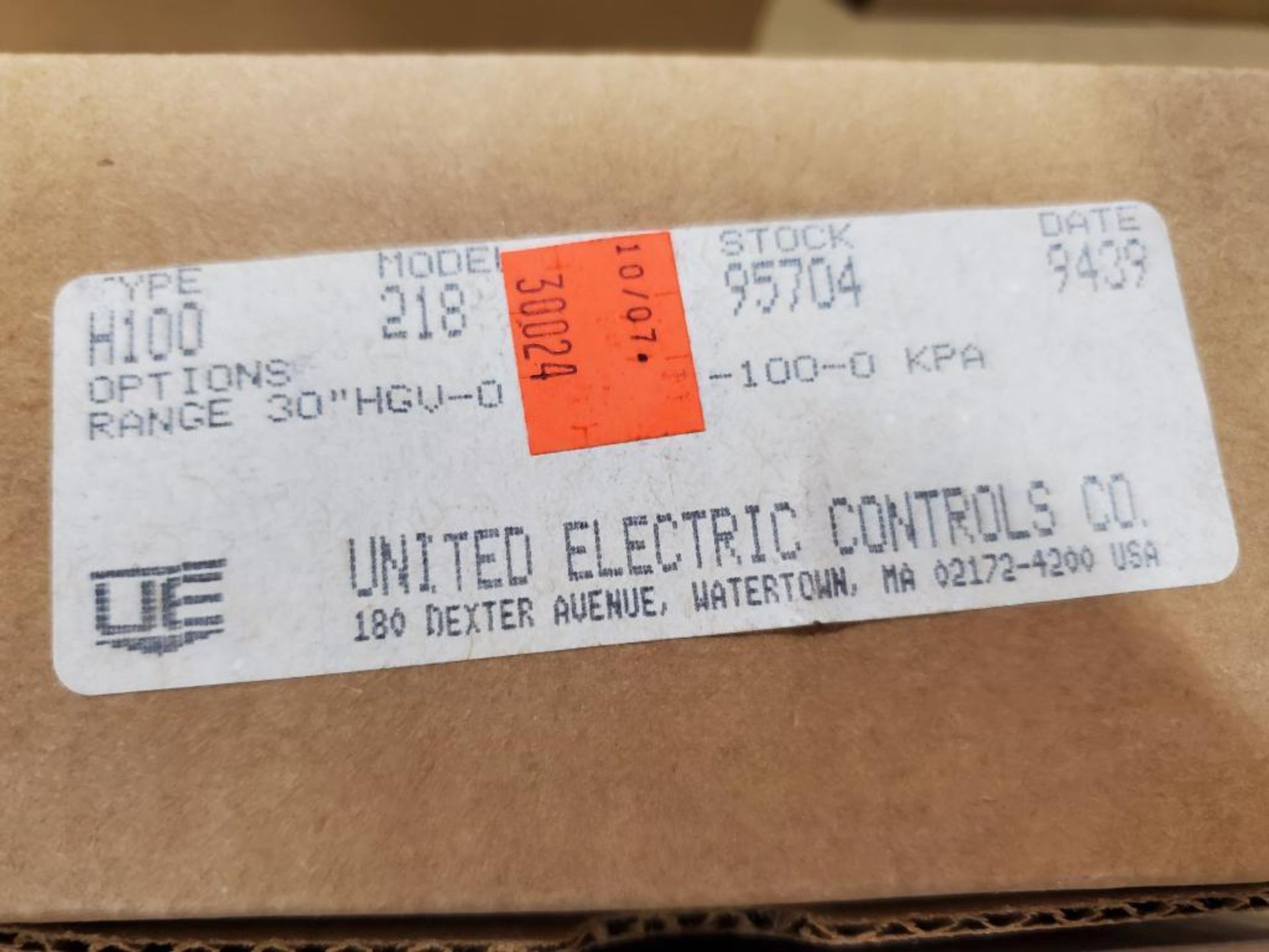 Qty 5 - United Electric controls H100 Model 218 gage. 30" HGV-0 PSI / -100-0 KPA. New in box. - Image 3 of 8