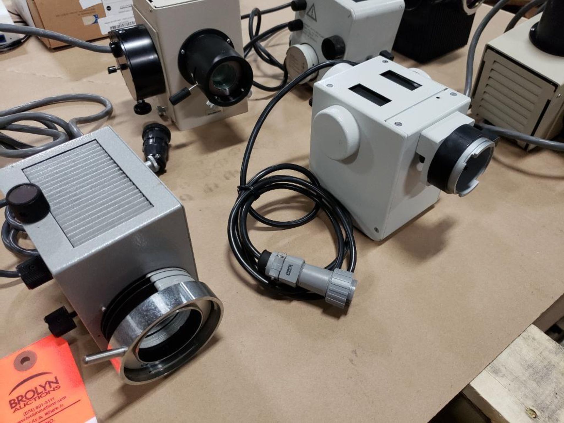 Assorted microscope camera attachments. Olympus. - Image 2 of 7