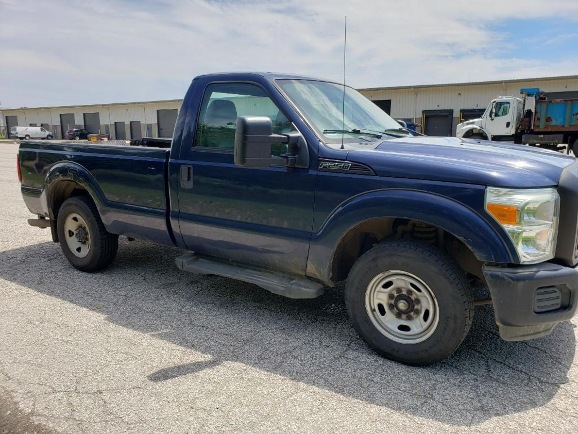 2011 Ford F250 truck. Lift gate. VIN 1FTBF2A6XBEB20061 - Image 6 of 45