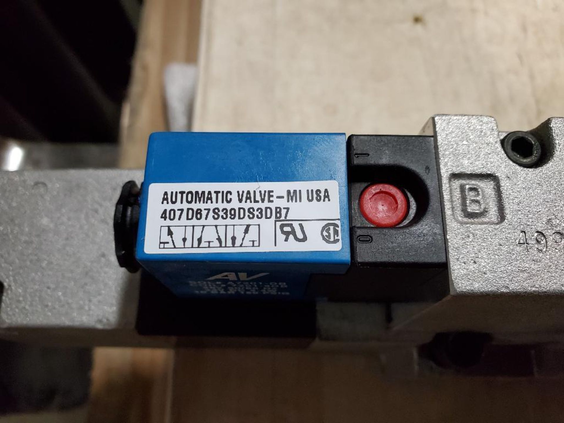 Qty 2 - Automatic Valve 407D67S39DS3DB7 valve. New in box. - Image 4 of 8