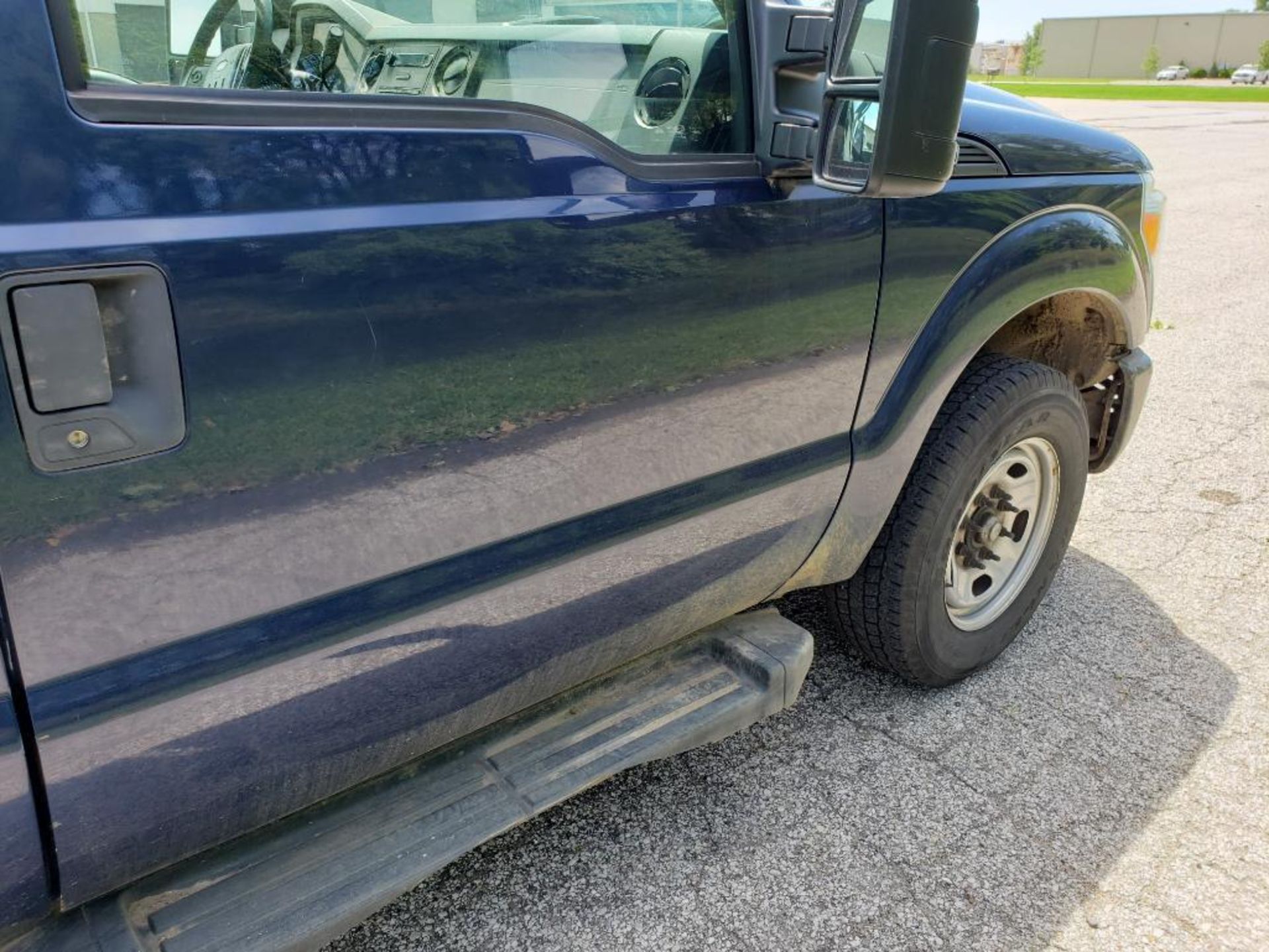 2011 Ford F250 truck. Lift gate. VIN 1FTBF2A6XBEB20061 - Image 8 of 45