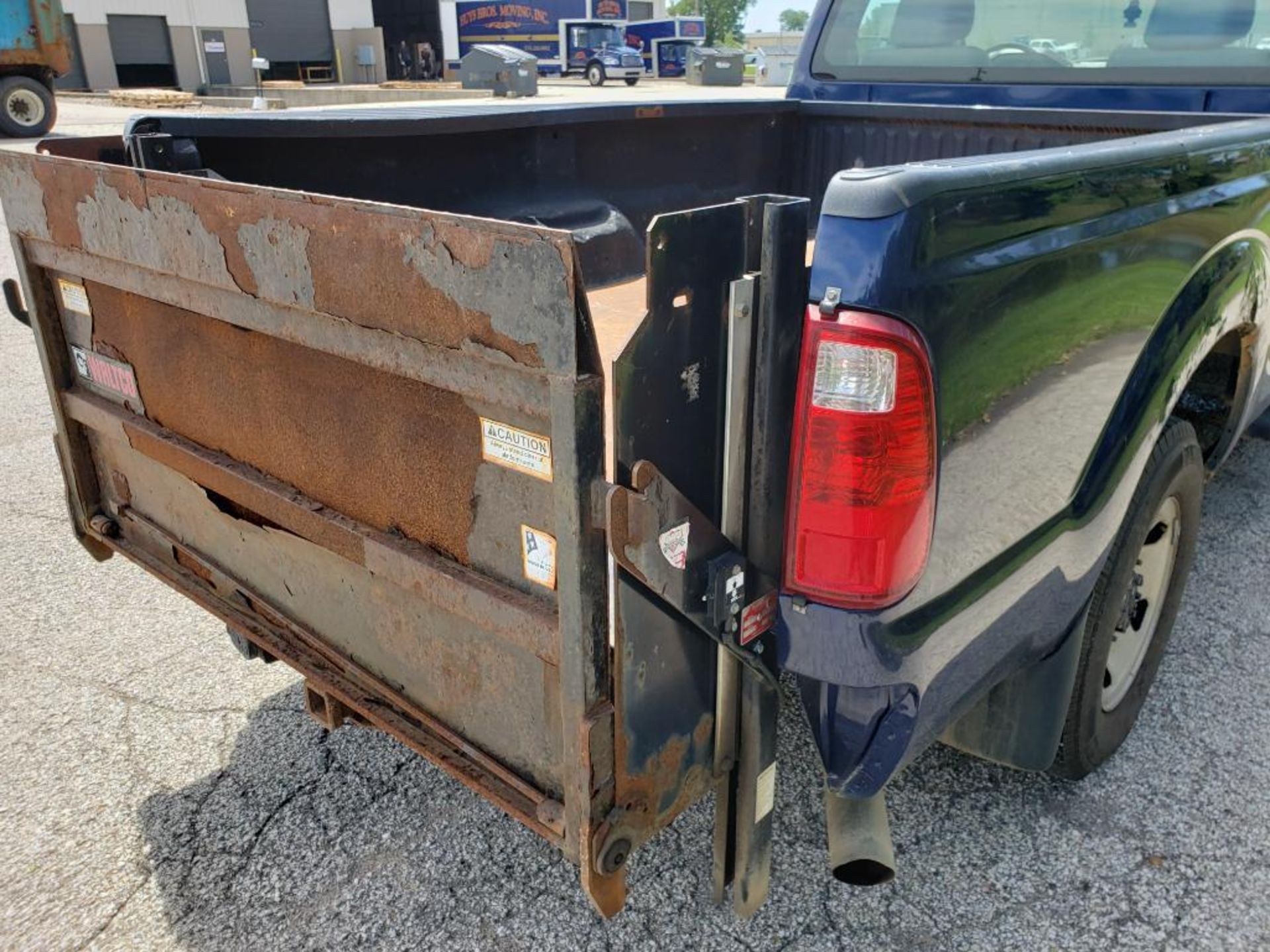 2011 Ford F250 truck. Lift gate. VIN 1FTBF2A6XBEB20061 - Image 13 of 45