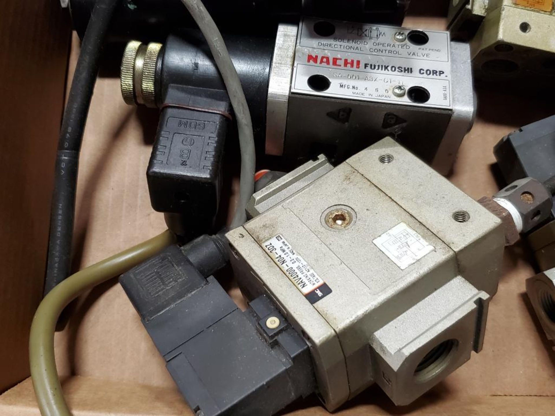 Assorted flow control solenoid valves. Nachi, SMC, Parker. - Image 2 of 5