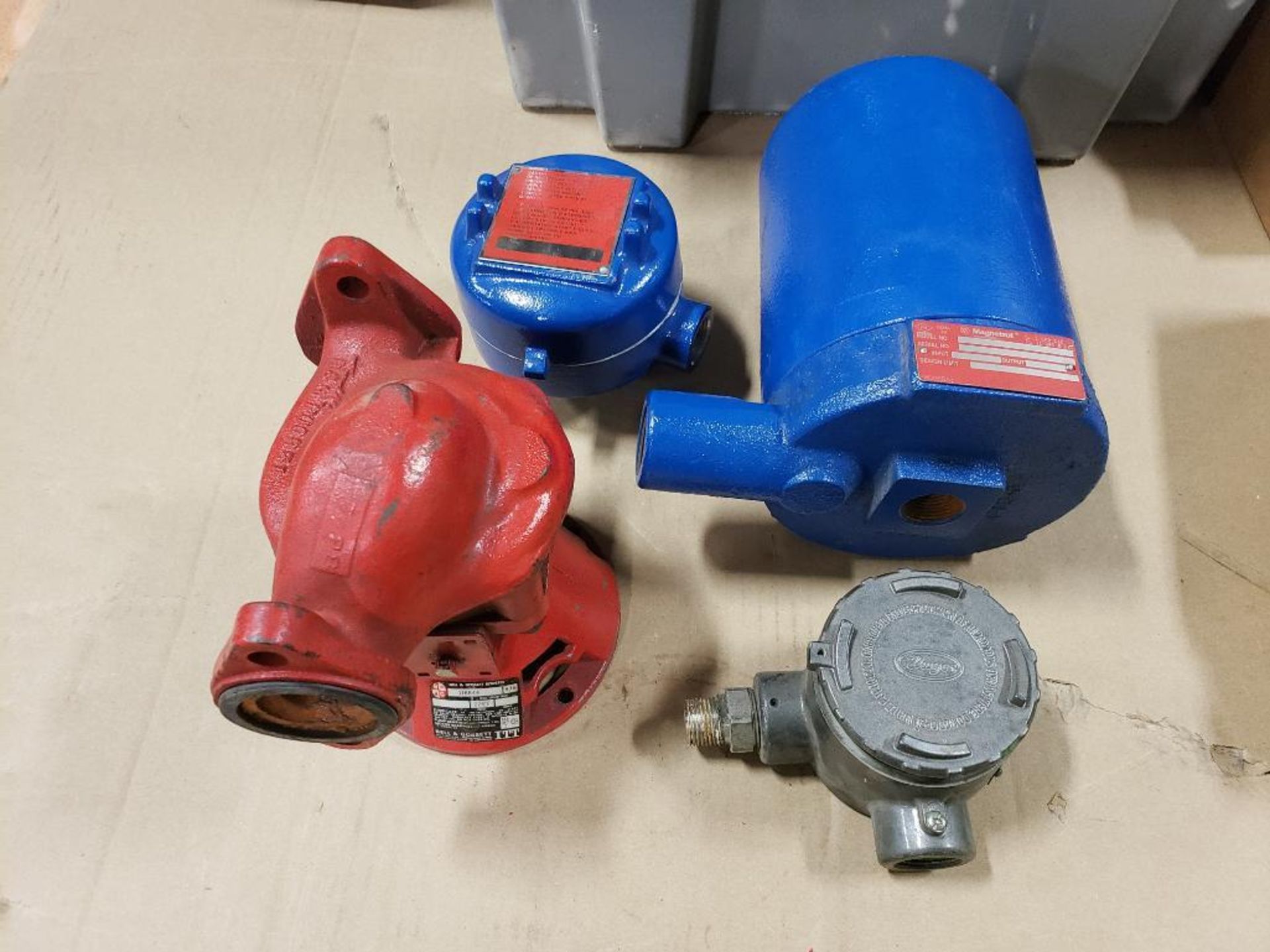 Assorted flow control switches. Bell & Gossett, Dwyer, Magnetrol.