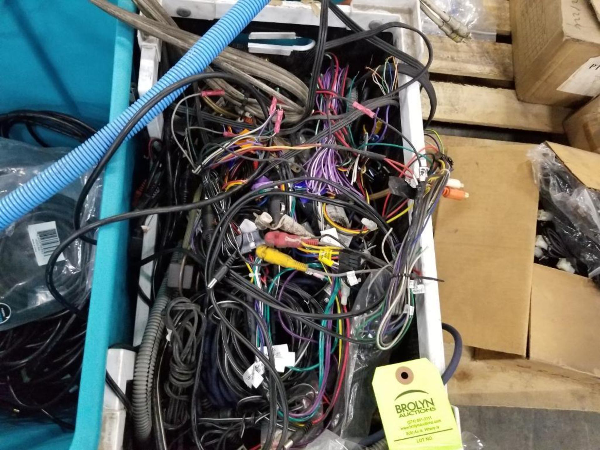 Large lot of assorted electrical and hardware equipment. - Image 3 of 15