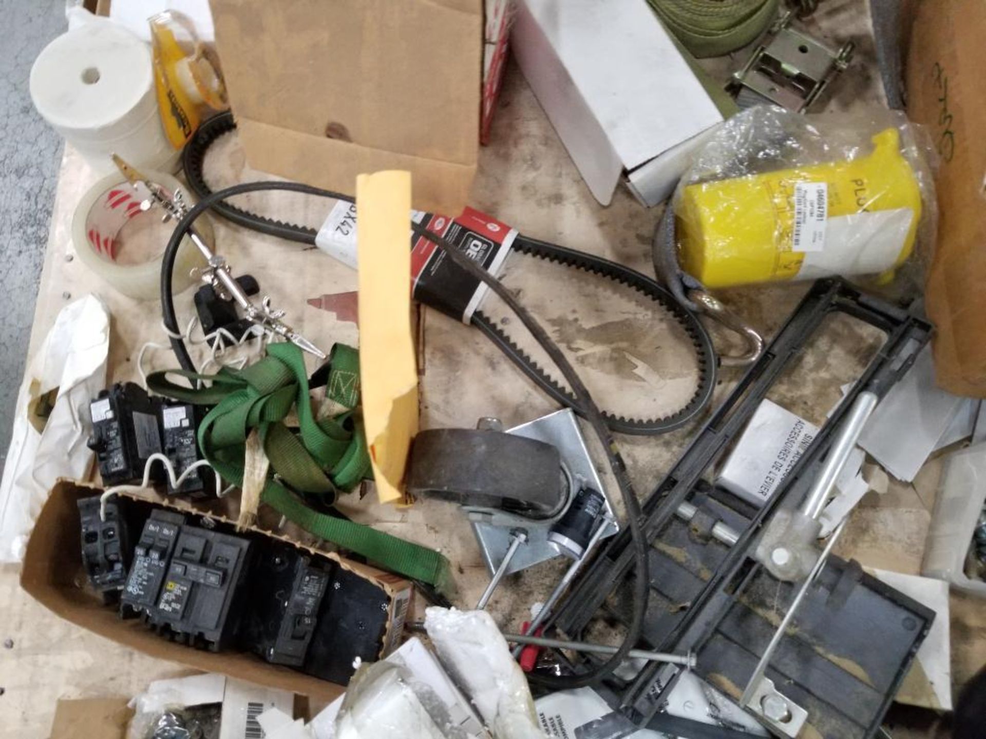 Large lot of assorted hardware, material handing equipment. - Image 20 of 22