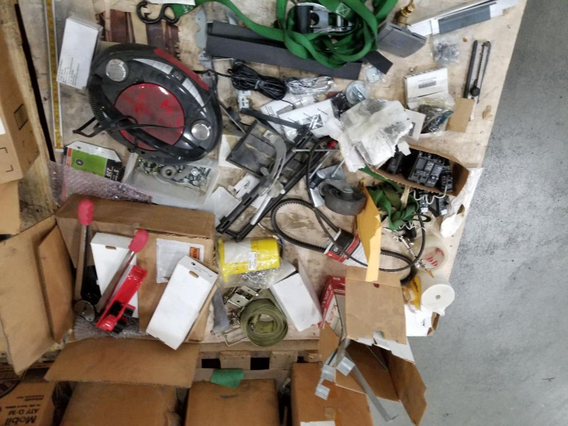 Large lot of assorted hardware, material handing equipment. - Image 19 of 22