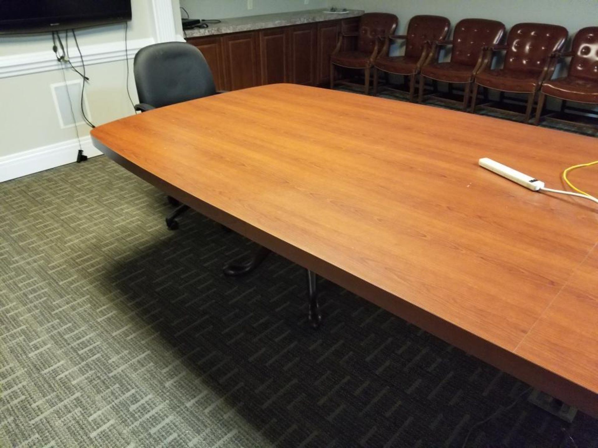 Office conference table 167x59x31 inches LxWxH. W/ two chairs. - Image 3 of 5