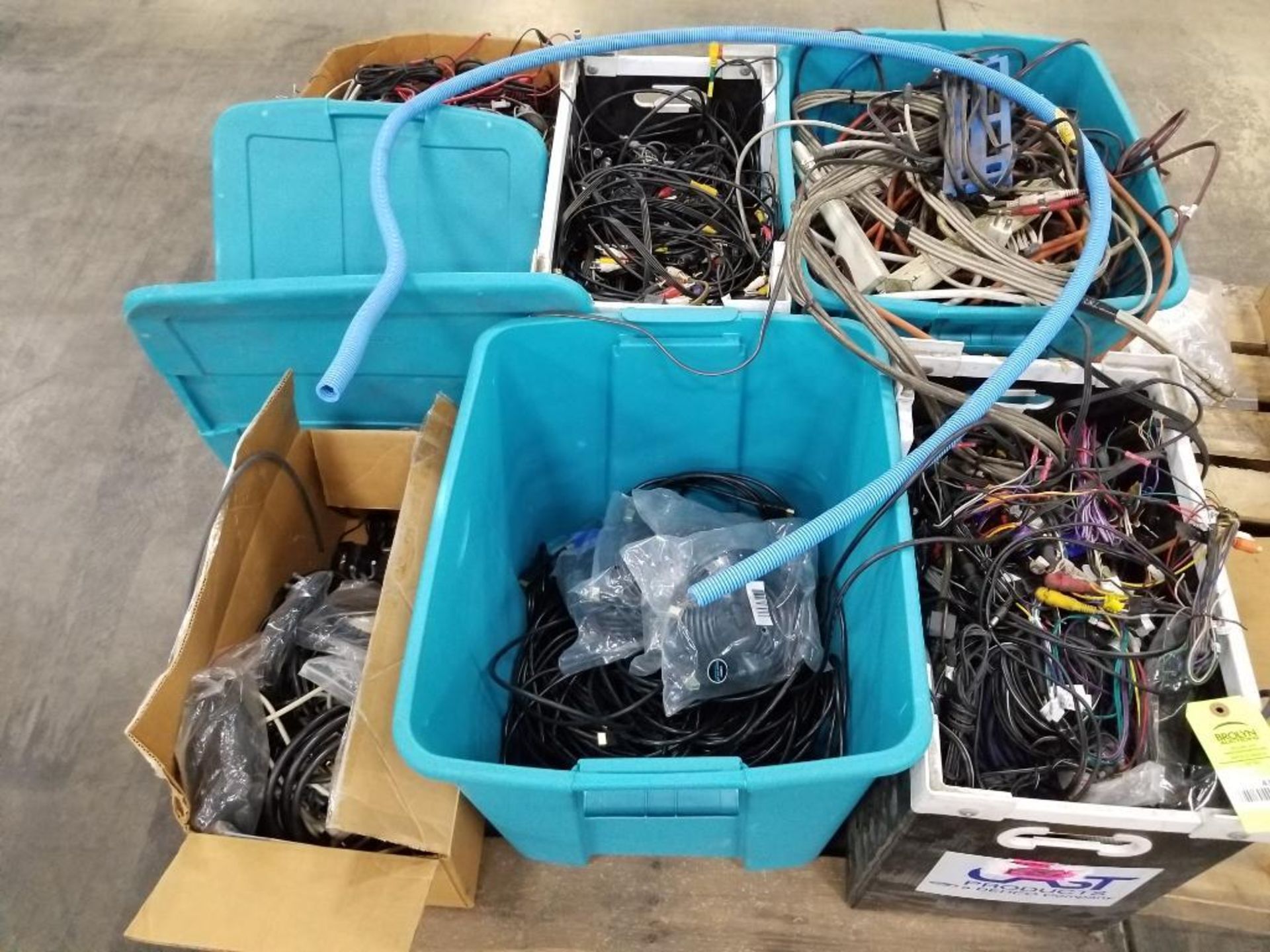 Large lot of assorted electrical and hardware equipment. - Image 2 of 15