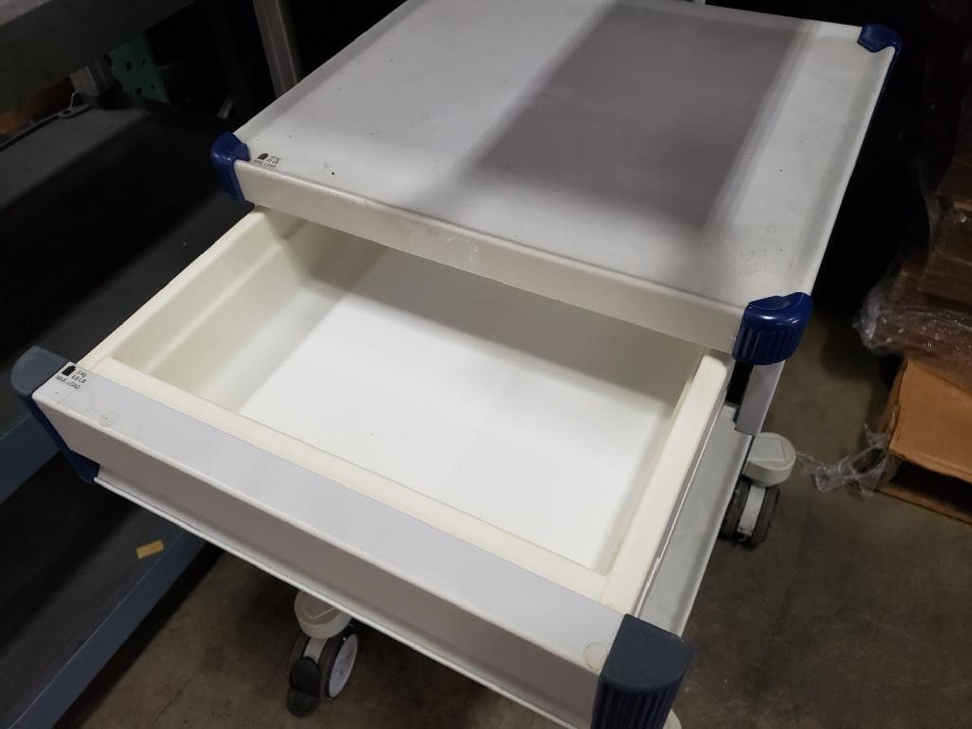 Rolling medical cart. Dell monitor, 22x22x66 WxDxH. - Image 6 of 8