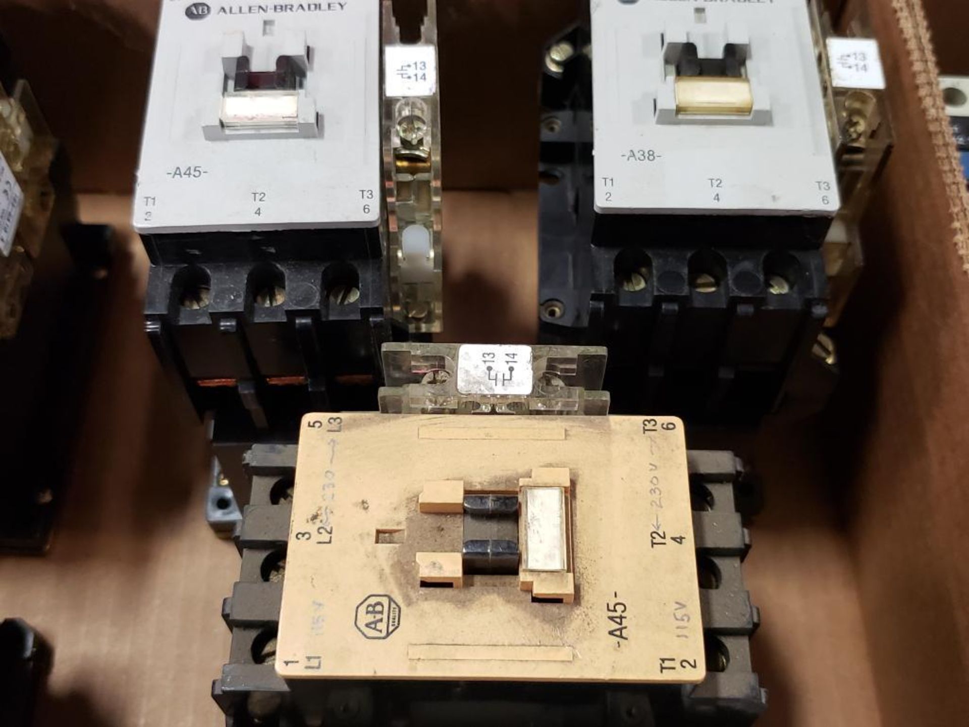 Assorted electrical contactor. Allen Bradley. - Image 5 of 5