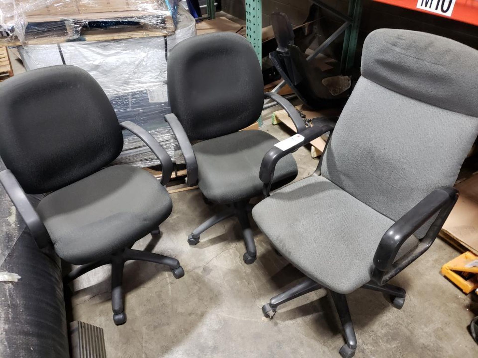 Qty 3 - Assorted office / desk chair.