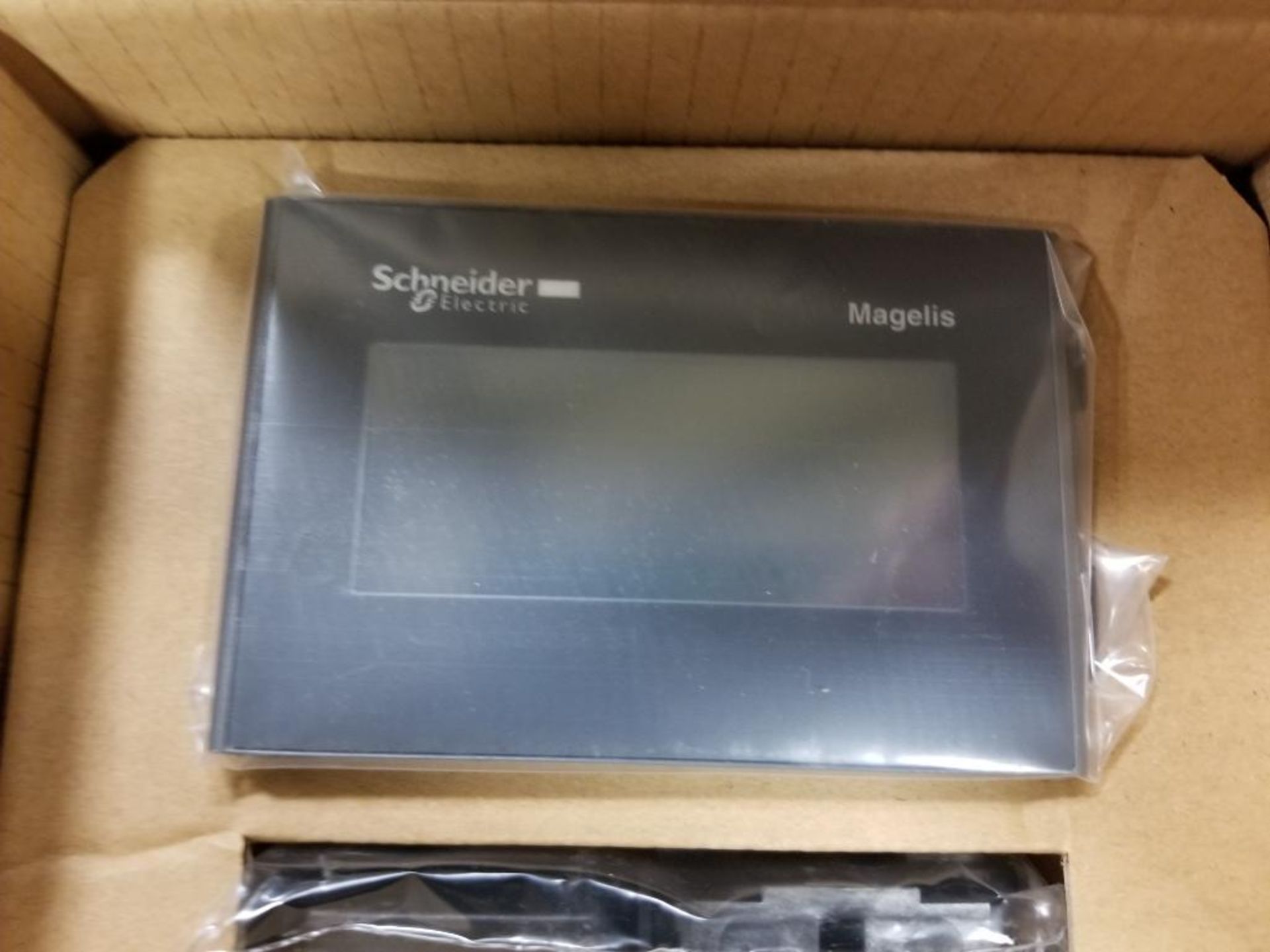 Schneider Electric HMISTO512 Magnelis small panel. New in box. - Image 5 of 5