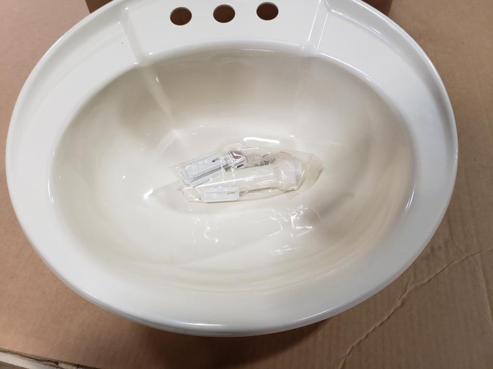 Qty 64 - Oval Lavatory, biscuit ABS201. New in bulk box. - Image 3 of 4