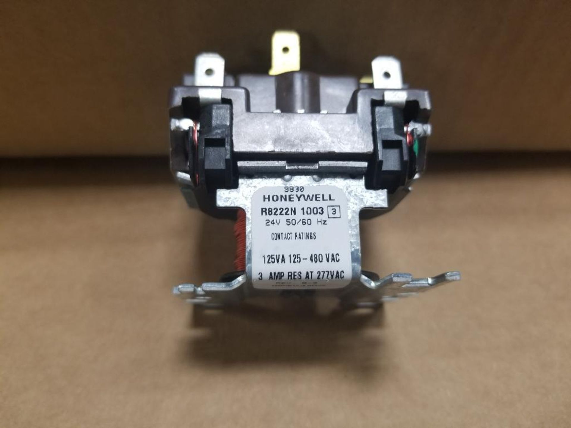 Qty 60 - Honeywell relay. Part number R8222N-1003. New in bulk box. - Image 4 of 5