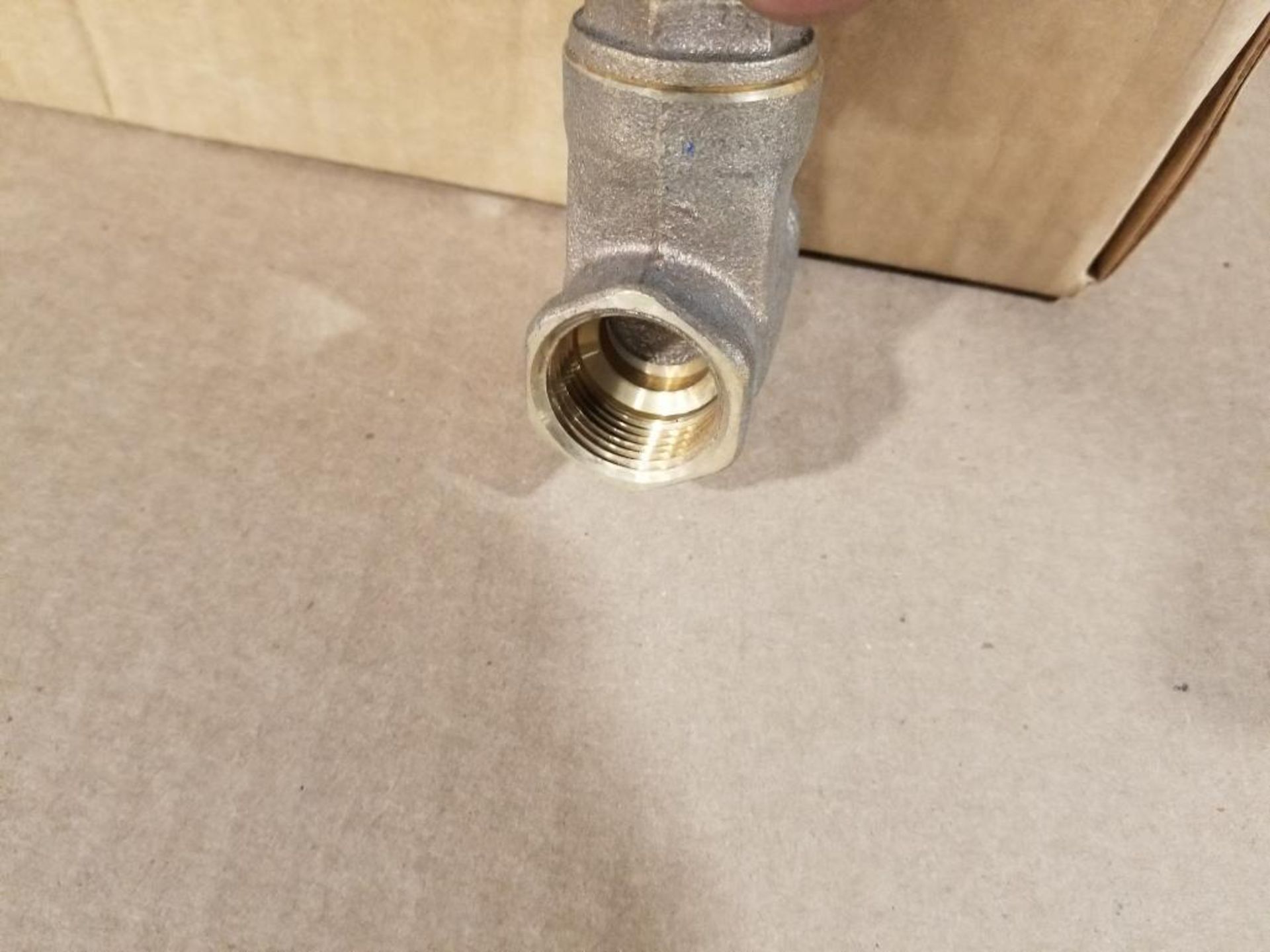 Qty 75 - Nibco 3/4in brass threaded shut off valve. New in bulk box. - Image 6 of 7