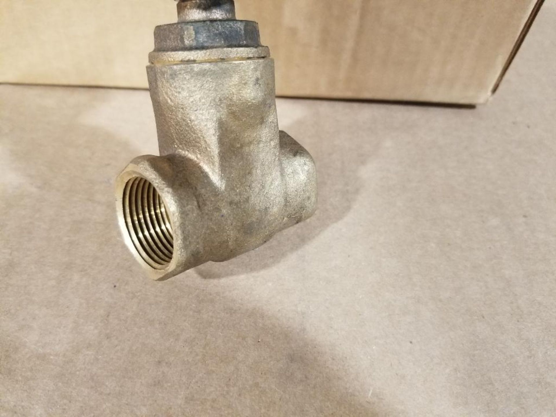 Qty 75 - Nibco 3/4in brass threaded shut off valve. New in bulk box. - Image 6 of 9