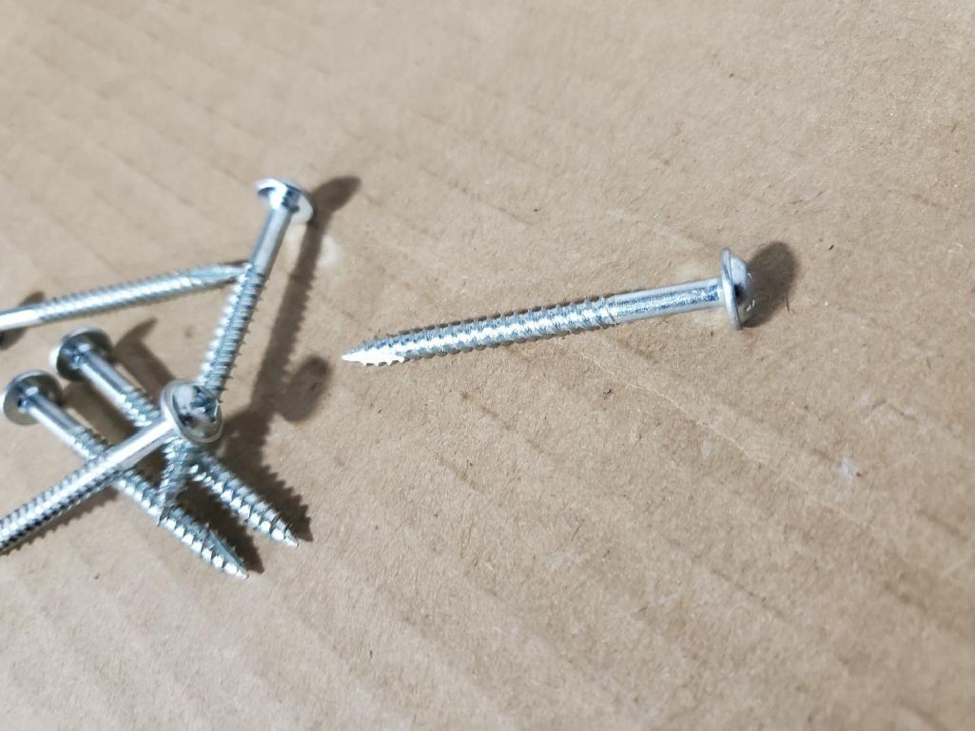 15000 - Square Phillips head self tapping screws. New in 5 boxes of 3000. - Image 5 of 5
