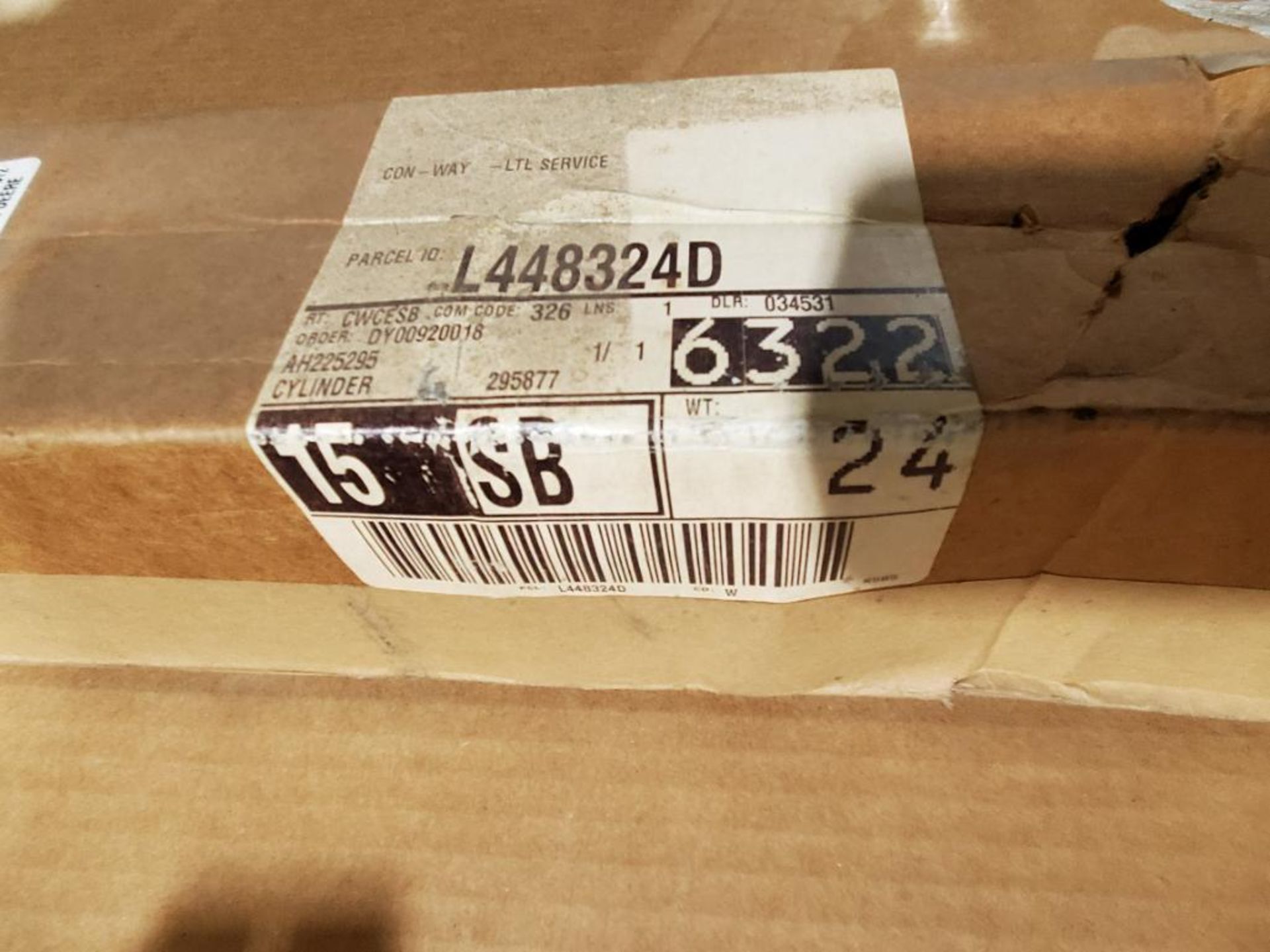 John Deere cylinder. Part number AH225295. New in box. - Image 3 of 4