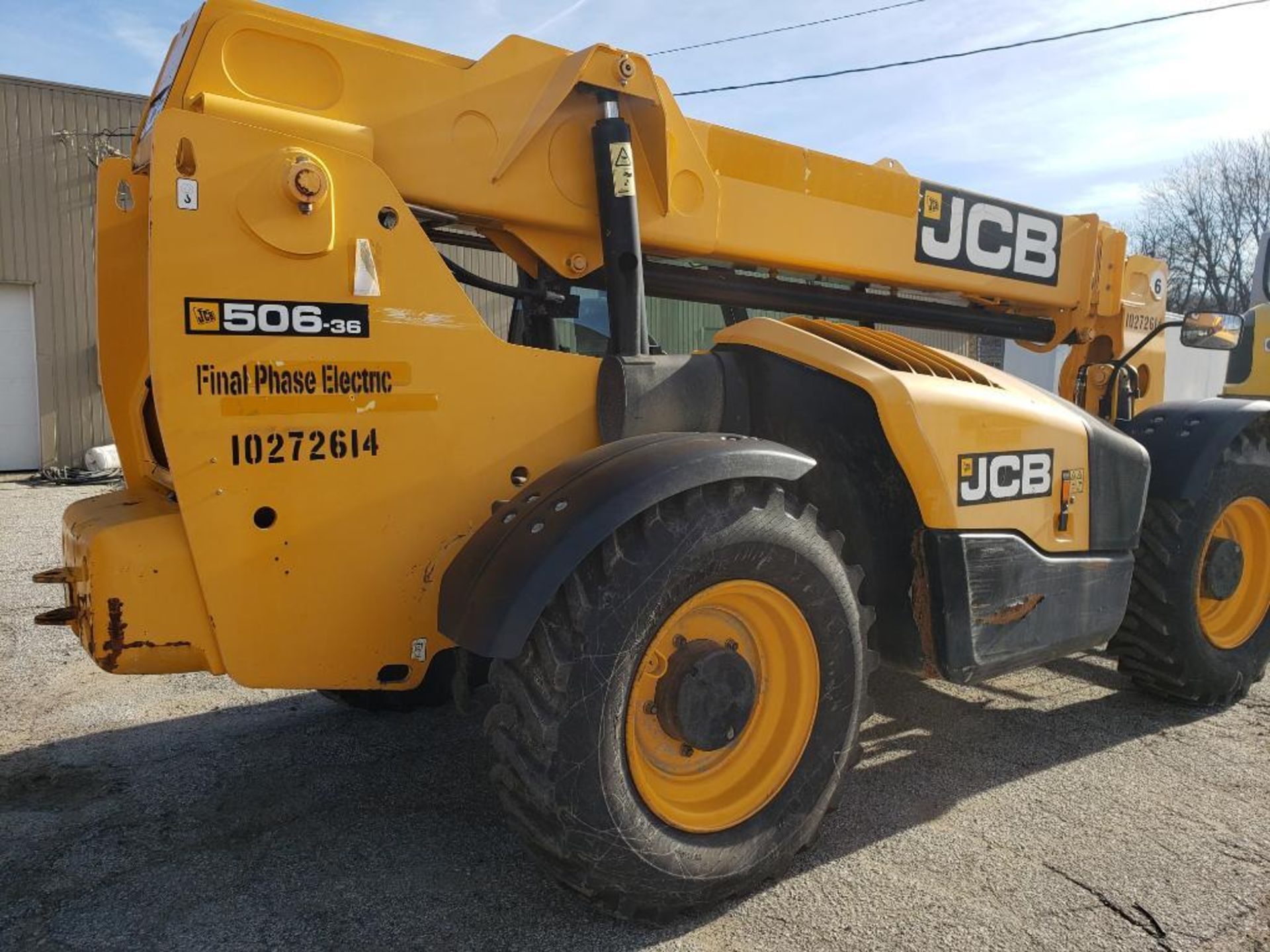 2014 - 6000lb 36ft reach JCB variable reach all terrain forklift. Model 506-36. Serial 2405987. - Image 5 of 43