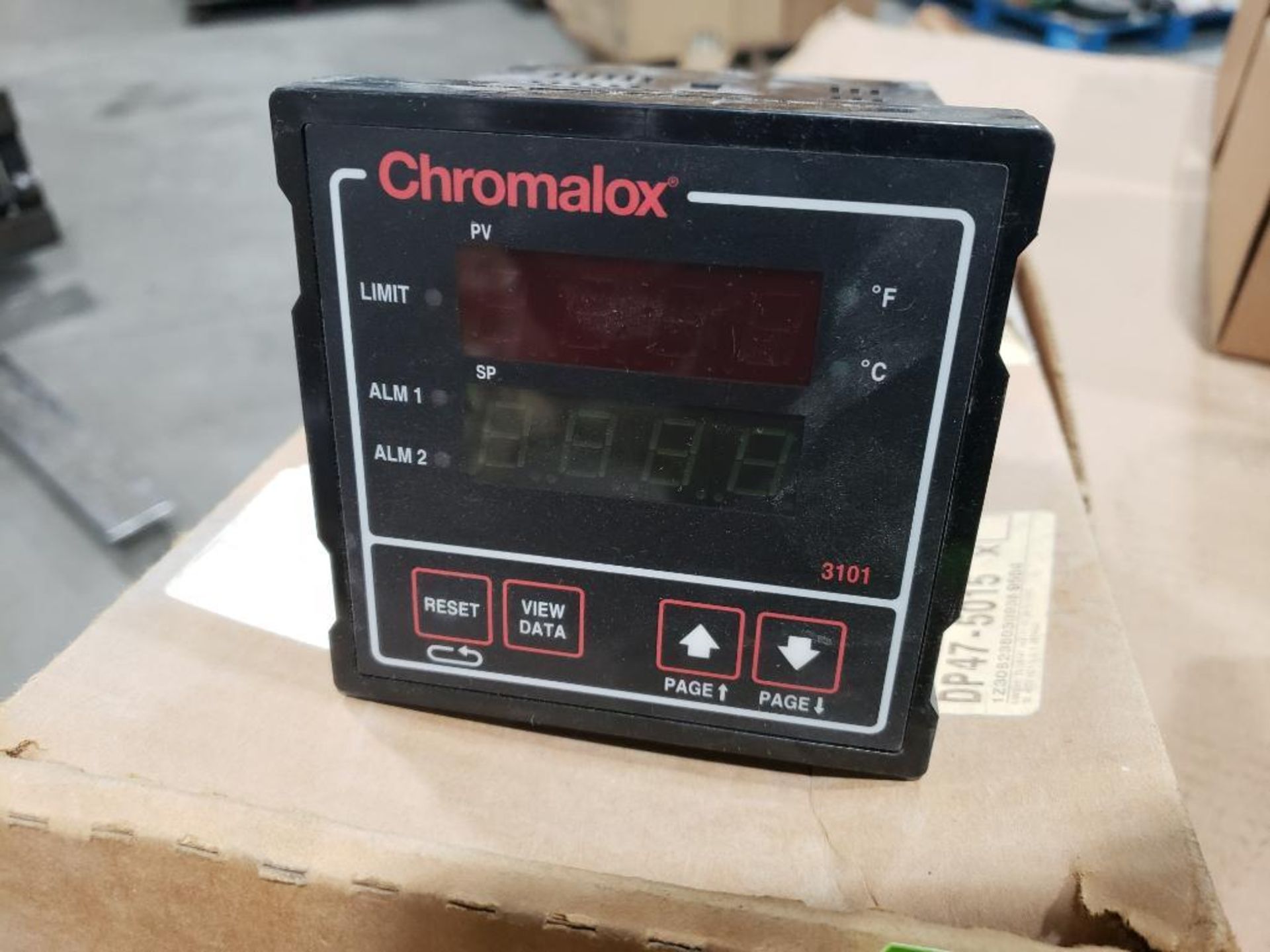 Chromalox controller. Model 3101-11000. Appears to be new in box. - Image 2 of 4