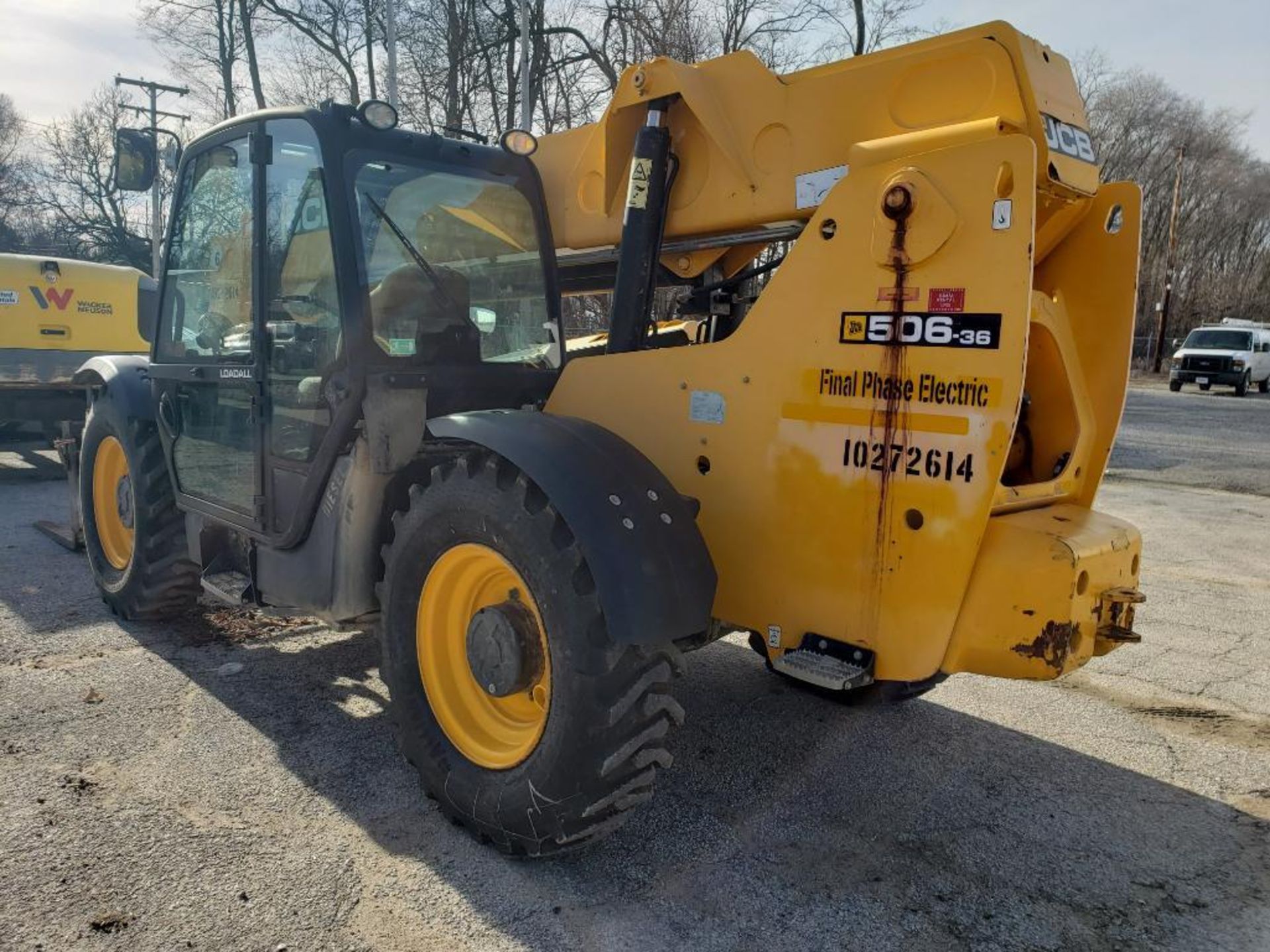 2014 - 6000lb 36ft reach JCB variable reach all terrain forklift. Model 506-36. Serial 2405987. - Image 7 of 43