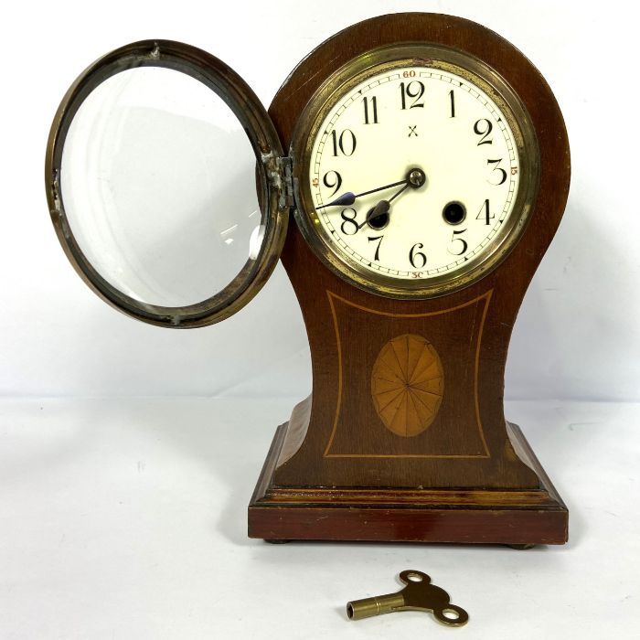 An Edwardian balloon top and inlaid mantel clock, 29cm high; And a Victorian oak cased aneroid - Image 5 of 7
