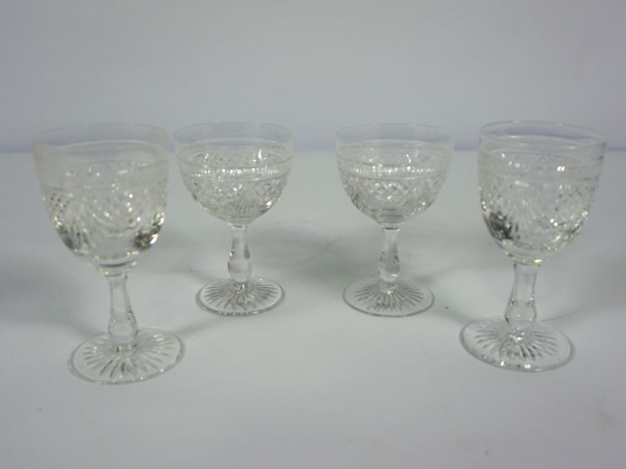 A large set of crystal glassware, including red and white wine goblets, water glasses and an - Image 5 of 5