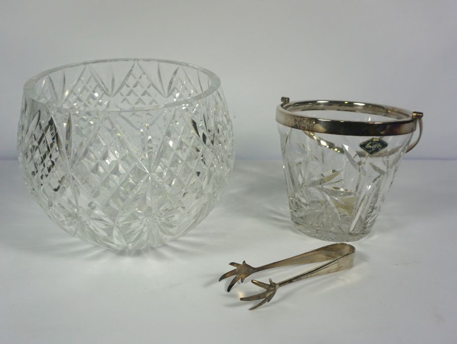 A large clear crystal Art Deco style table lamp; together with assorted glassware, including a large - Image 8 of 13