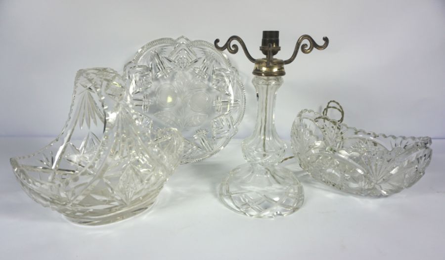 A large clear crystal Art Deco style table lamp; together with assorted glassware, including a large - Image 4 of 13