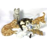A selection of assorted pottery models of cats and related items (a lot)