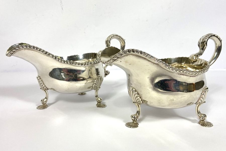 A fine pair of Edwardian silver sauce boats, hallmarked London 1903, Daniel & John Wellby, each with - Image 2 of 6