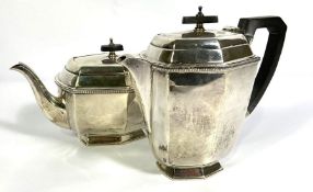 A George VI silver teapot and and hot water jug, Sheffield 1946, both of octagonal form, with