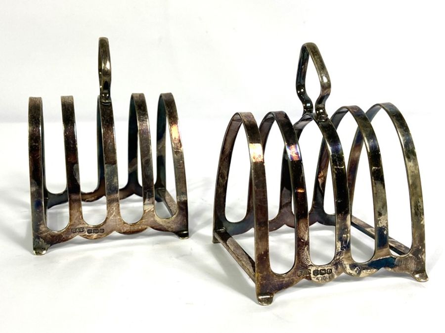 A pair of George VI silver toast racks, Sheffield 1946, 8cm long, 203g (2)