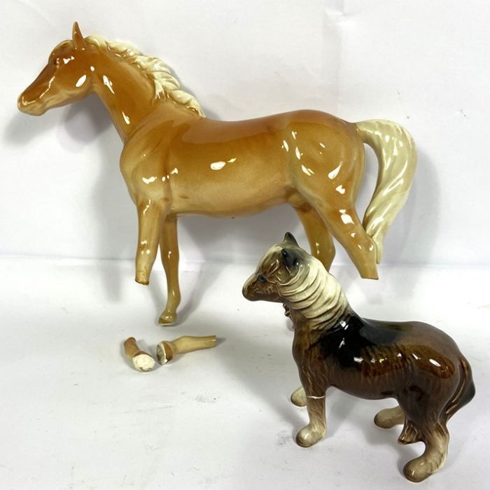 A group of assorted ceramic animals, and figurines, including Horses, a Donkey, a German Shepherd - Image 5 of 6