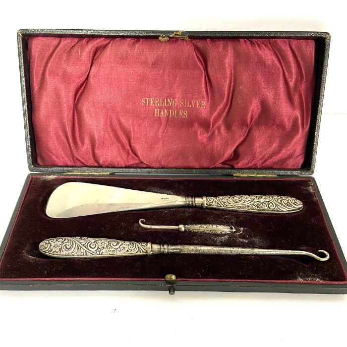 Assortment of silver brushes and silver plate, including a cased presentation set of two berry - Image 2 of 11