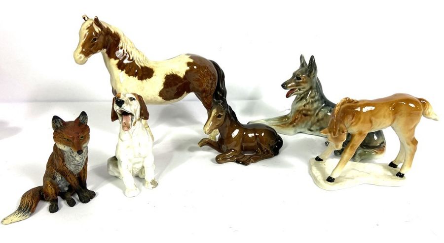 A group of assorted ceramic animals, and figurines, including Horses, a Donkey, a German Shepherd - Image 6 of 6