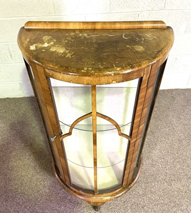 Three assorted vintage glass fronted and veneered display cabinets (3) - Image 3 of 10