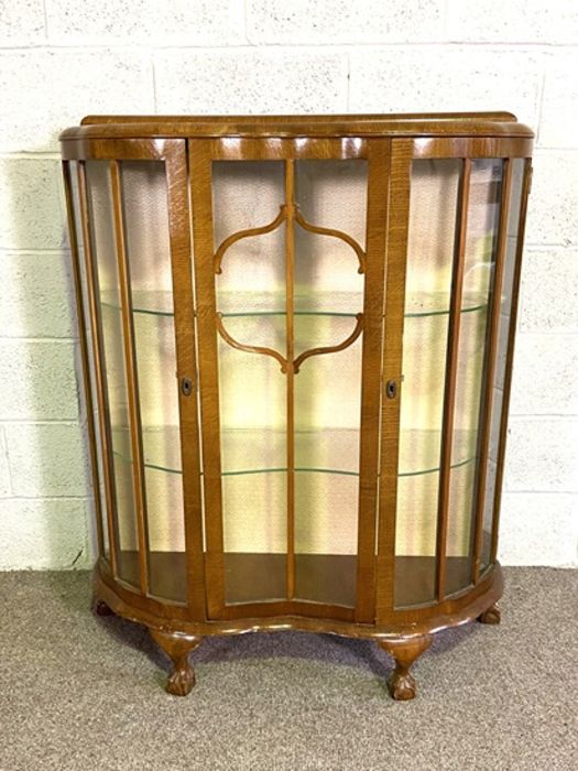 Three assorted vintage glass fronted and veneered display cabinets (3) - Image 5 of 10