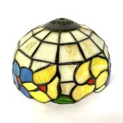 Assortment of decorative glass Tiffany style lamp bases, shades and a similar fire guard (a lot)