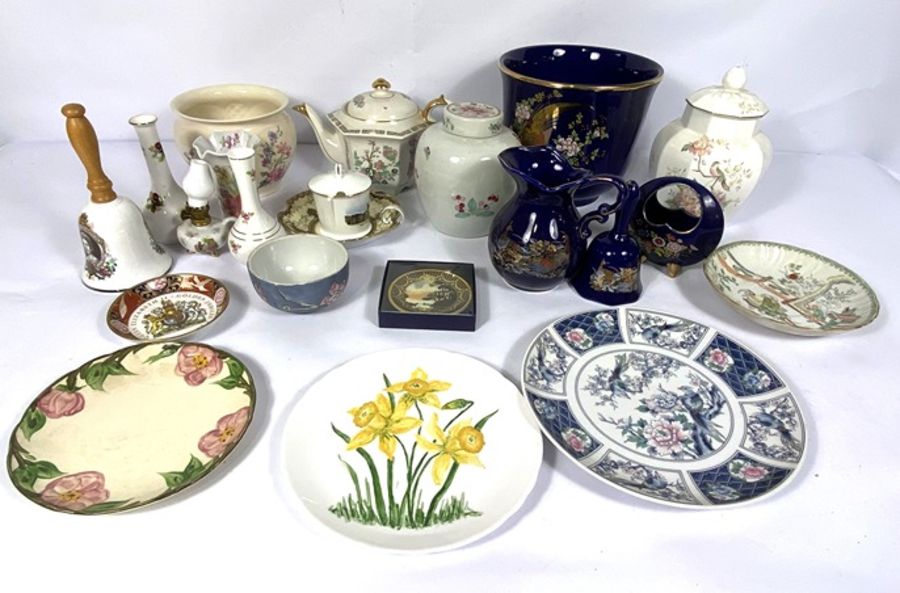 Assortment of ceramics, including a blue jardiniere, a ginger jar, commemorative bell etc. (a lot)