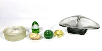 Assorted decorative glass, including a green glass dump and a modern triform grey glass dish, a