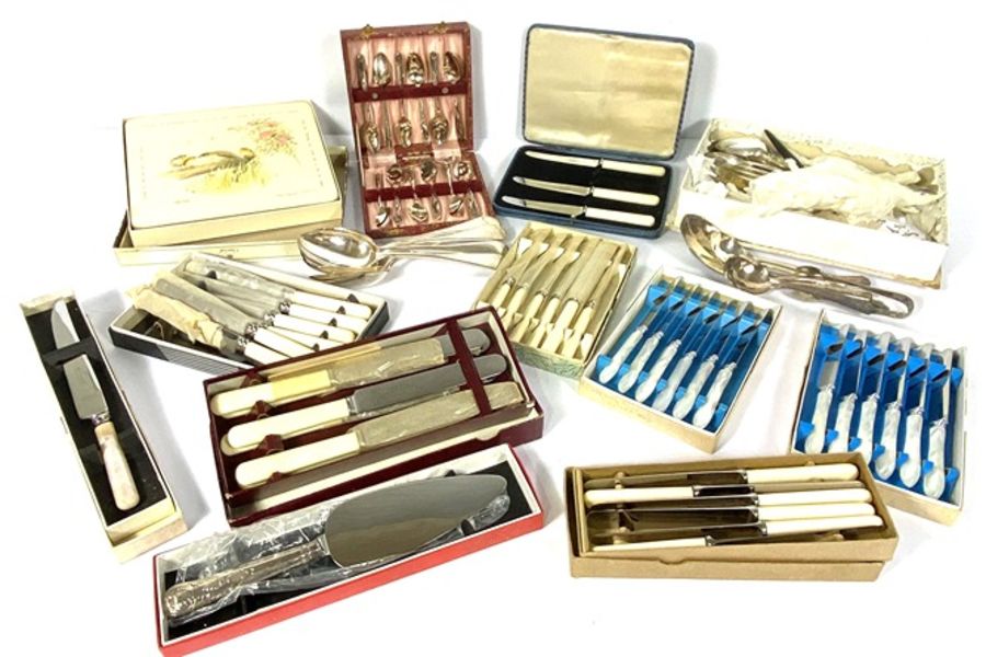 Assortment of flatware, including various cased sets of bone handled knives, a carving set, silver - Image 4 of 5