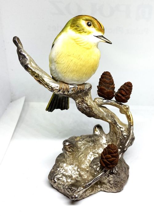 Two ceramic models of birds, 20th century, set on hallmarked silver bases, naturalistically modelled - Image 7 of 9